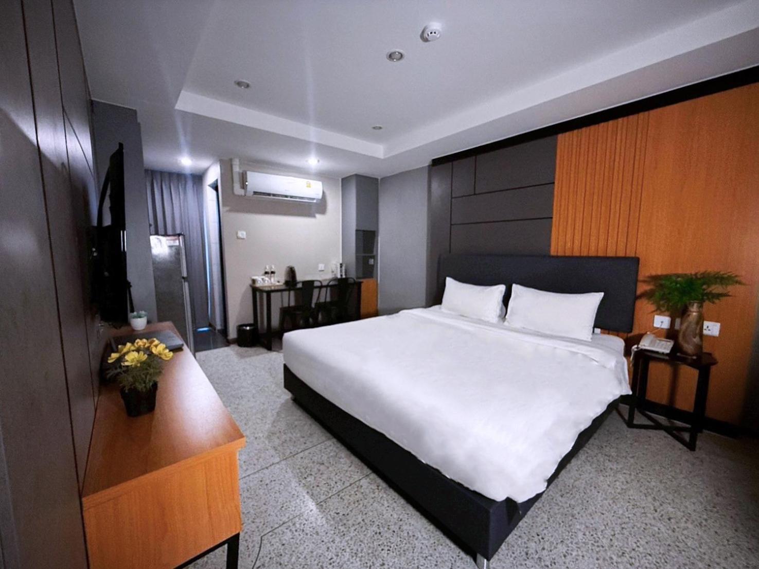Hotel 12 The At Don Mueang Airport