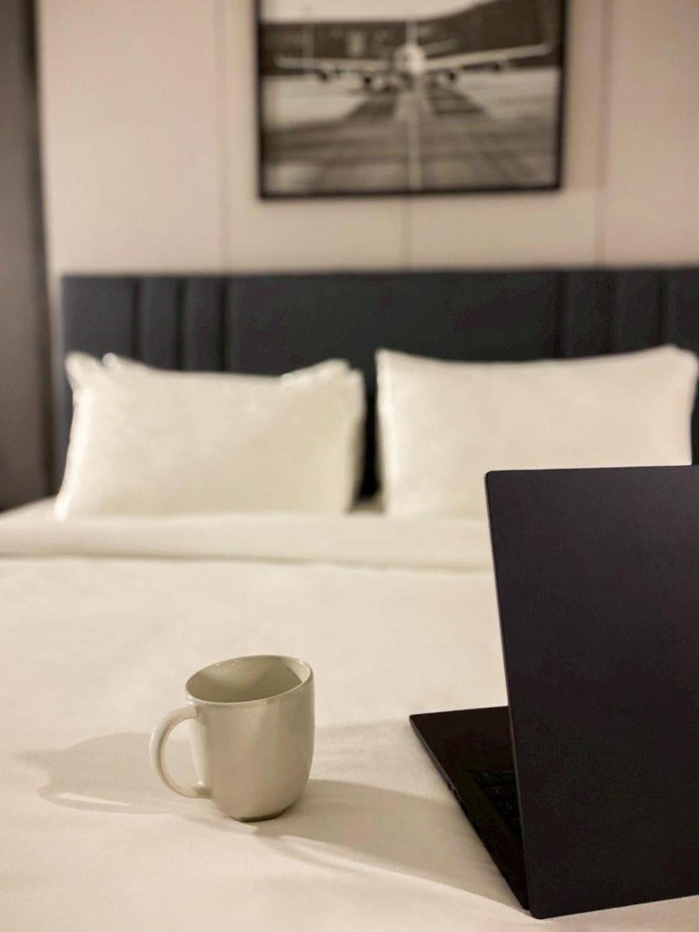 12 The At Don Mueang Airport Hotel